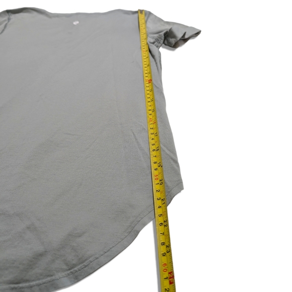 Lululemon Shirt Womens Small Sage Green Short Sleeve Cuffed V-Neck Active - Picture 4 of 4